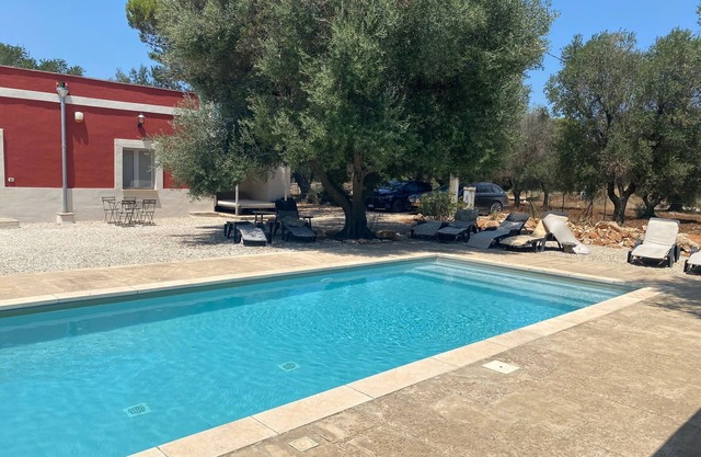Trullo 'L' Estate' with Private Pool, Wi-Fi and Air Conditioning