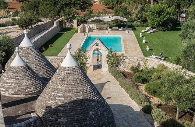 Trullo Primarosa B: A welcoming apartment in the characteristic style of the Apulian countryside, with Free WI-FI.