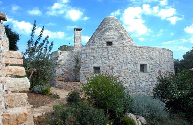 Trullo Saettone - Trullo and Lamia in the Itria Valley, surrounded by unspoiled nature -