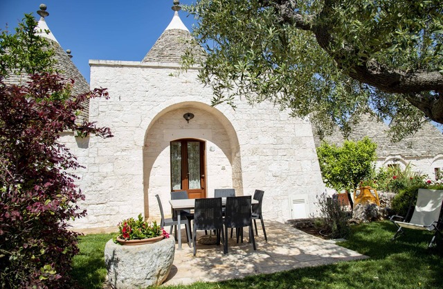 Trullo Ulivo - A Few Kilometres from Locorotondo