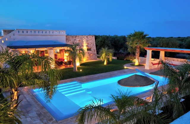 Trullo with salt pool, sea view, BC. WiFi, 4 km from the sea, 4 km from Ostuni