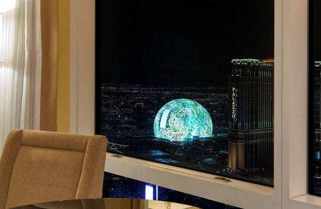 𝐓𝐑𝐔𝐌𝐏 56th Floor ⁕ Luxury Suite ⁕ Strip Views