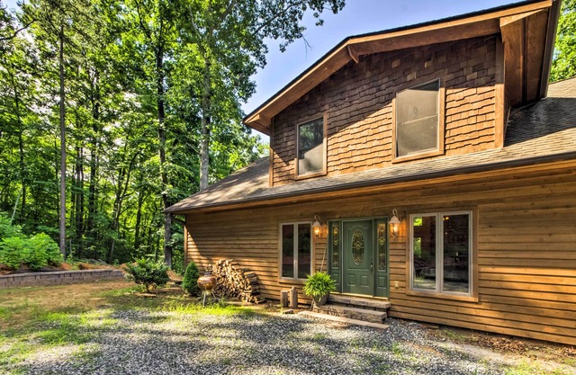 Tryon House w/Hot Tub - Near Equestrian Centers!