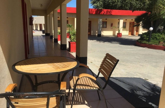 Tshesebe Stopover Motel