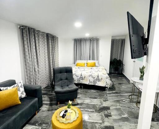 Tu Casita Caney with free parking