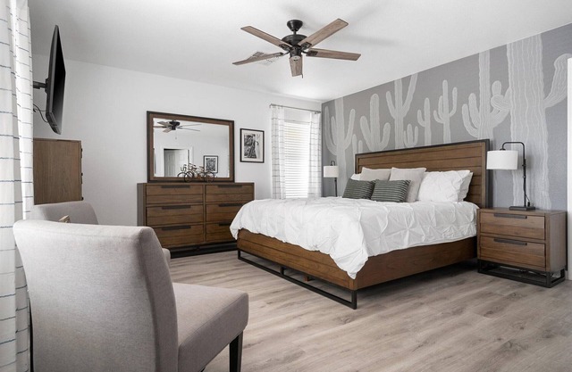 Tucson Home 5 Miles from University of Arizona, Includes Bikes to Ride The Loop