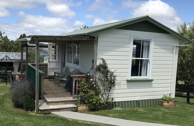 Tui Cottage, rural views close to Te Arai, Mangawhai and Te Hana