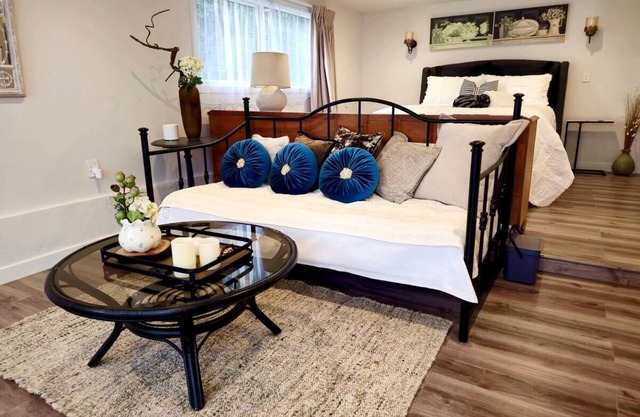 Tui Studio | New Reno| Self Contained | Near City