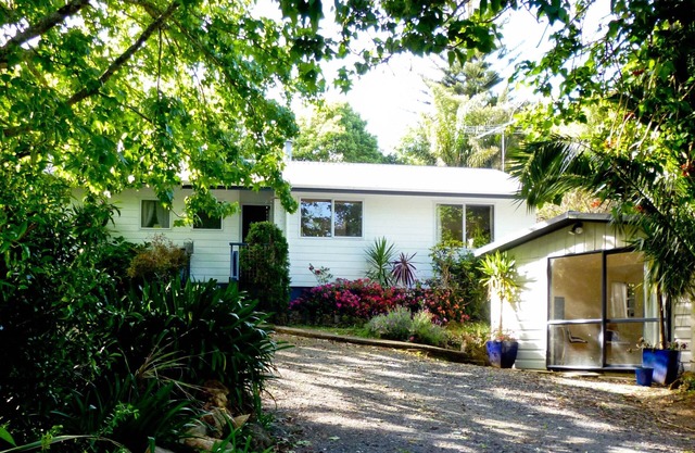 TUIS NEST- Private, yet central by river & Historical sites .8 nights stay min n