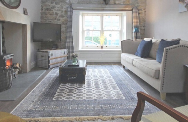 Tulip Cottage - Three Bedroom House, Sleeps 7