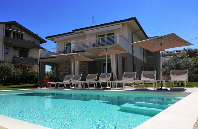 "TULIPANO" Charming Apartment with Pool on Lake Garda