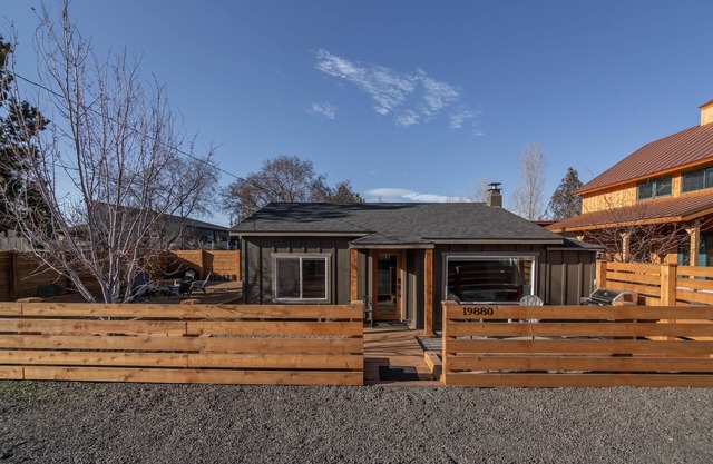 Tumalo House