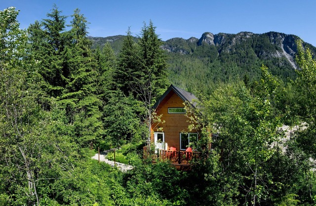 Tundra Lodge - Alpha Mountain Lodging + Sauna