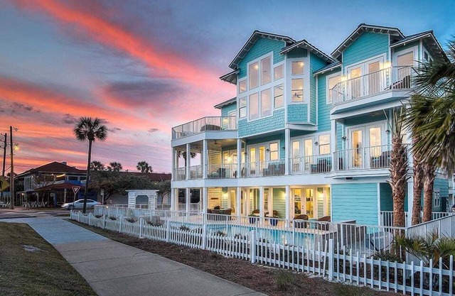 Turquoise by the Gulf - Vacation Home in Destin Near the Beach with Huge Pool