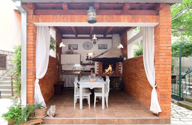 Turrium Heritage Apartment Seaside With Patio and Barbecue
