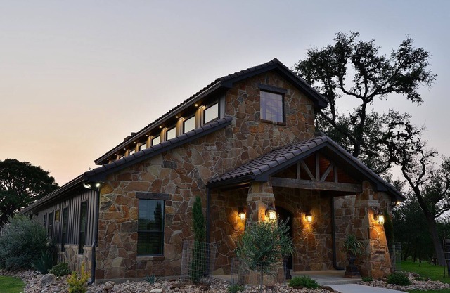 Turtle Creek Vineyard —- aka Turtle Creek Olive Grove