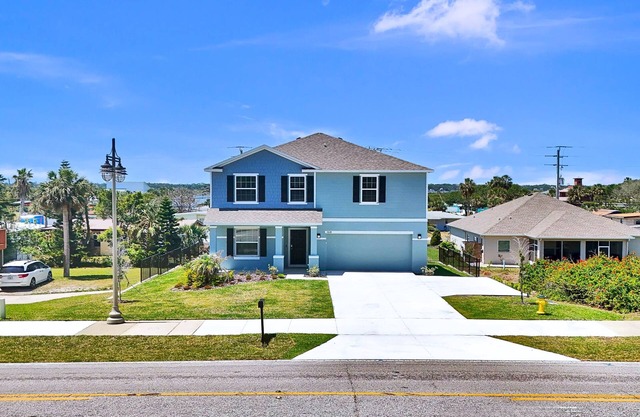 Turtle Paradisena | Spacious Home Just One Block From the Beach!