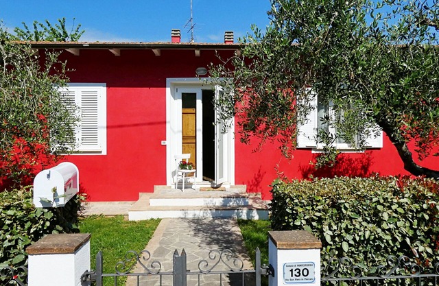 "Tuscan Orchard" Holiday House