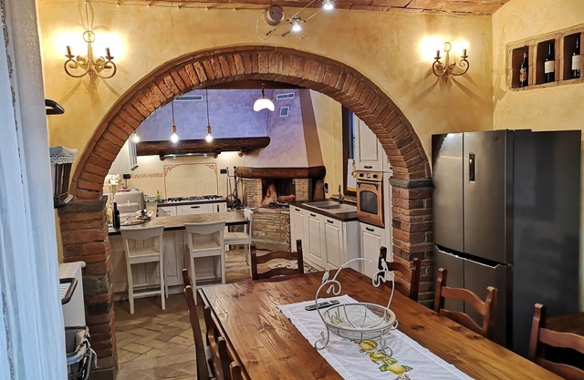 Tuscany Country House Villa Claudia, in the heart of Tuscany free Jacuzzi!