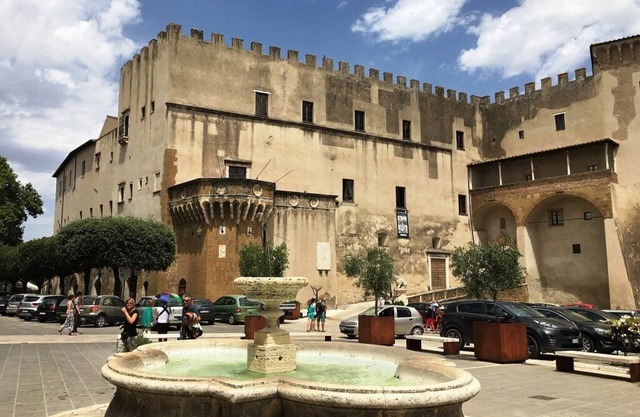 Tuscany with Pool, wifi, sports and entertainment