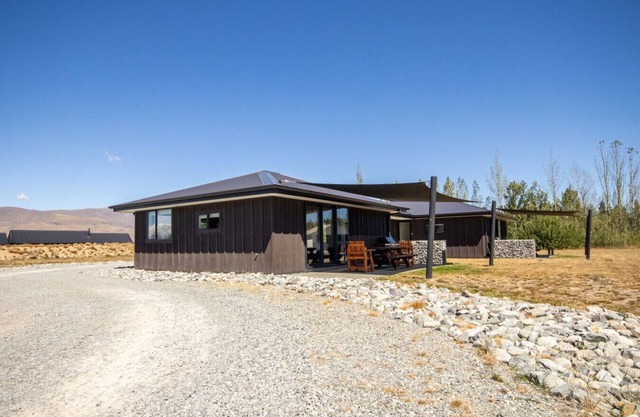 Tussock Treasure 1 - Twizel