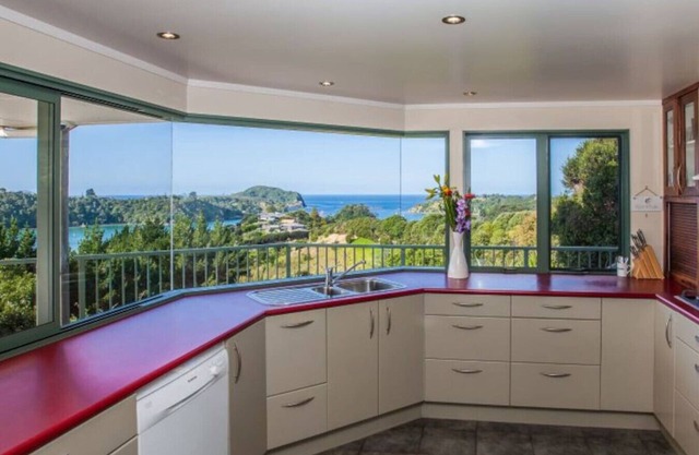 Tutukaka Dive Lodge - Holiday Home