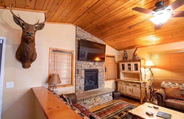 Twain Harte Rustic Cabin Rental