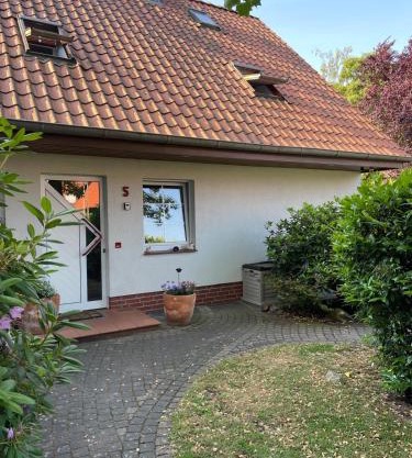 Twenge Retreat - Haus Nähe Stadt und Flughafen mit Garten, 3 Zimmer, TV, Küche, Bad und Netflix