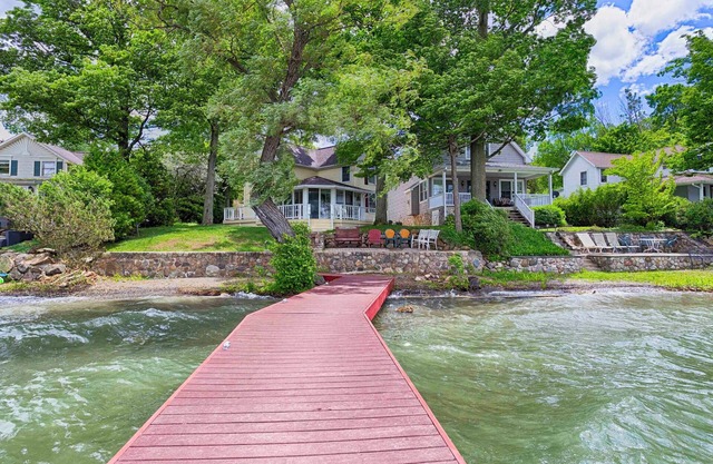 Twilight Cove: "Beautiful Sunset Views on Canandaigua Lake!"