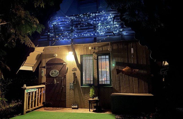 twilight eclipse cabin,private trail to the creek,fire pit.