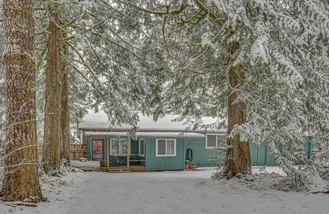 Twin Cedars Getaway - Meredith Lodging