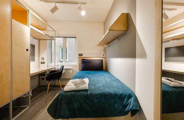 Twin Ensuite (Self-catering) at Harrow Hall University of Westminster London