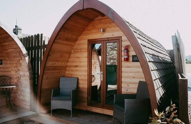 Twin Glamping Pod - Lily