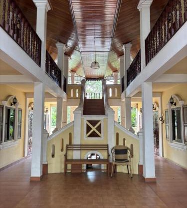 Twin House Guesthouse - Lao Experience