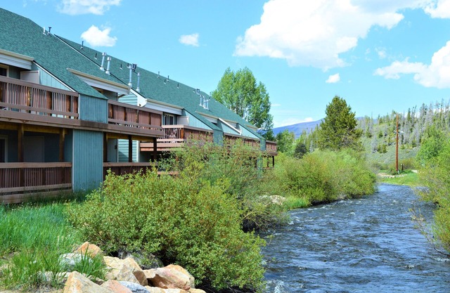 Twin Rivers Condominiums by Alderwood Colorado Management