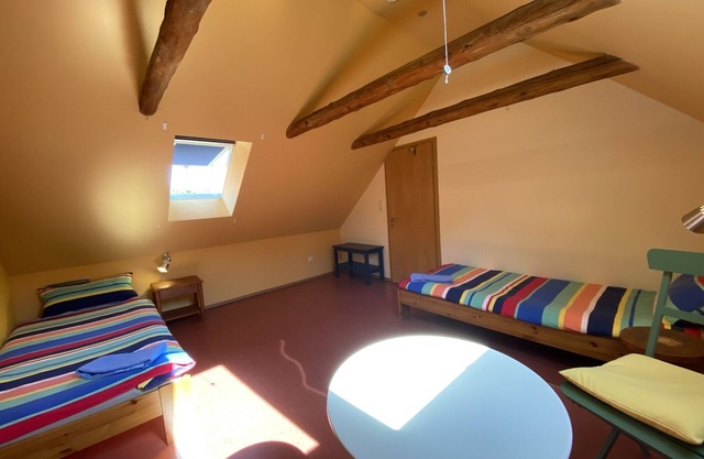 Twin room-Basic-Private Bathroom-Woodland view-Zimmer 3