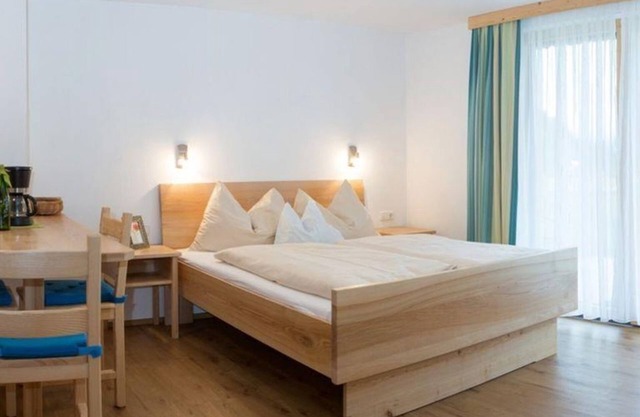 Twin room "Summakammer" with shower, WC - Biobauernhof Prentnergut
