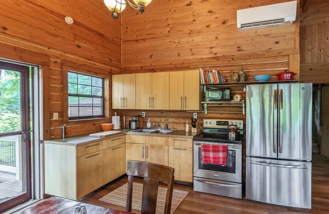 Twin Springs Cabin on White River - fiber internet