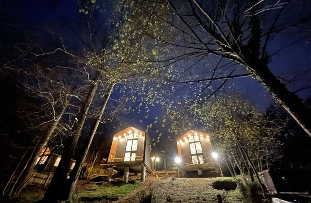 Twin Sycamore River Cottages