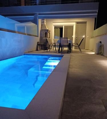 Twins house pool 2
