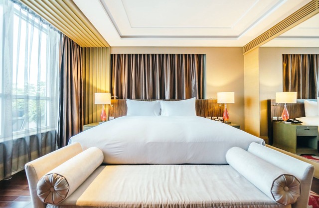 Twins Palace Hotel