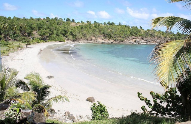 Two Bays Beach Villa Apartment and Studios