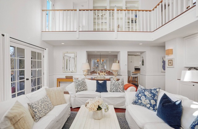 Two Beach Houses - 1 mile to town