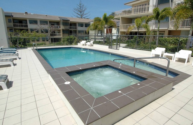 Two Bed Apartment in the heart of Burleigh Heads