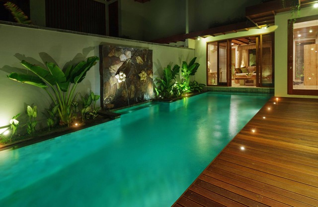 Two Bed Jacuzzi and Pool villa Sukawati
