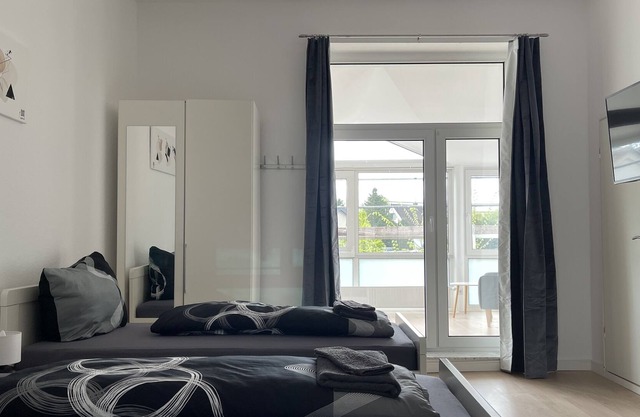 Two-bed studio with patio for fitters | home2share