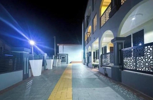 Two-Bedroom Apartment with Balcony #4