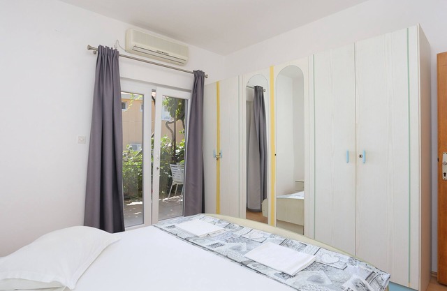 Two bedroom apartment with terrace Živogošće - Blato, Makarska (A-1057-a)