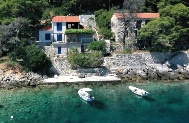 Two bedroom apartment near beach Sobra, Mljet (A-22329-a)
