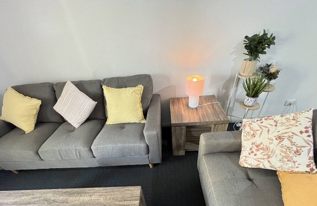 Two bedroom apartment in Northbridge close to clubs, restaurants & entertainment